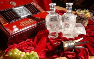 白酒酒類營銷方案 掃碼送紅包系統(tǒng)助力酒類經營